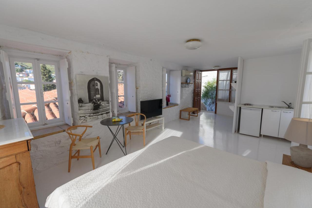 Vita Real Estate Hydra  Bagian luar foto