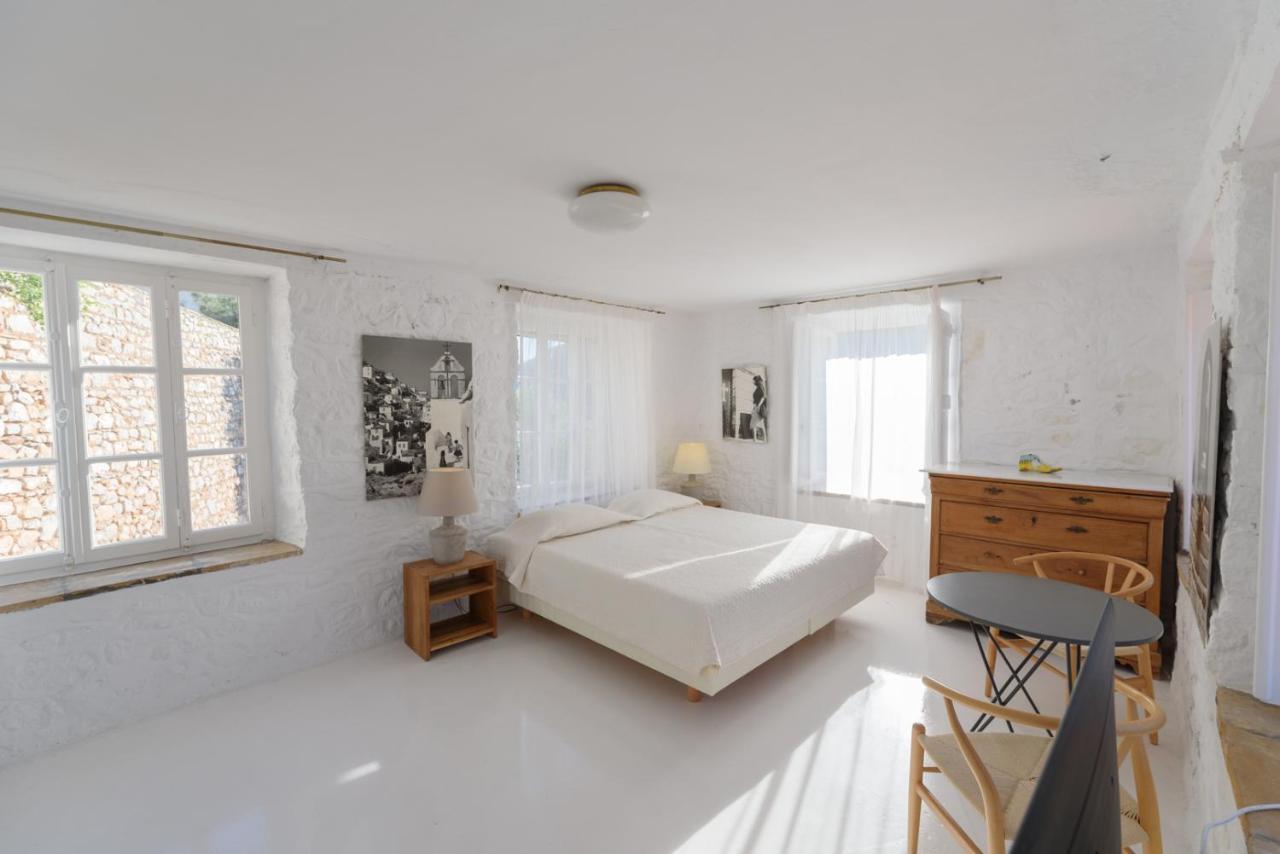 Vita Real Estate Hydra  Bagian luar foto
