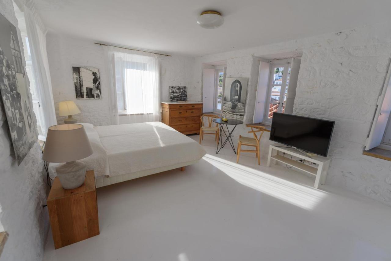 Vita Real Estate Hydra  Bagian luar foto